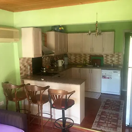 Гостевой дом Secret Paradise Bungalow & Хисароню